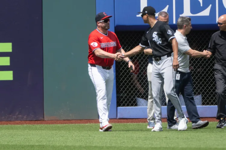 White Sox outlast Guardians 7-6 to split AL Central showdown series